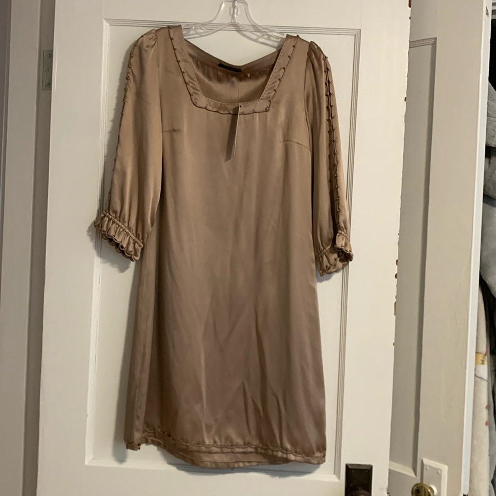 Elie Tahari mauve pink dress 4, small hole on inside neckline minor stains